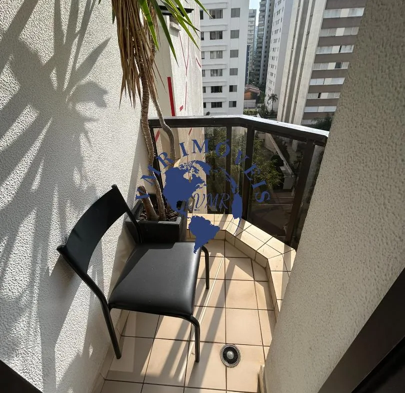 810